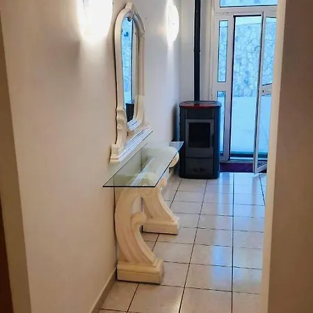 In Villa Sulla Murgia 아파트 *